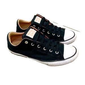 Black Converse All Stars size 8